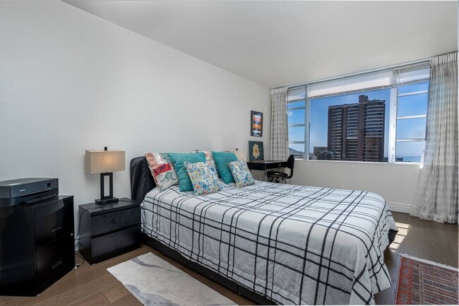 Building Photo - 400 Hobron Ln