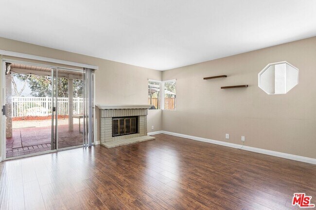 Building Photo - 39851 Ranchwood Dr
