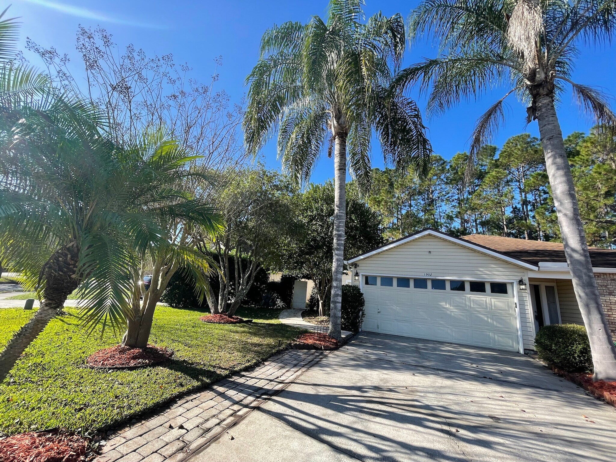 Building Photo - 1902 Ashmore Green Dr