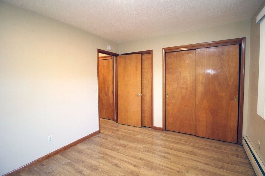 Building Photo - 3200-3236 SW Marigold St