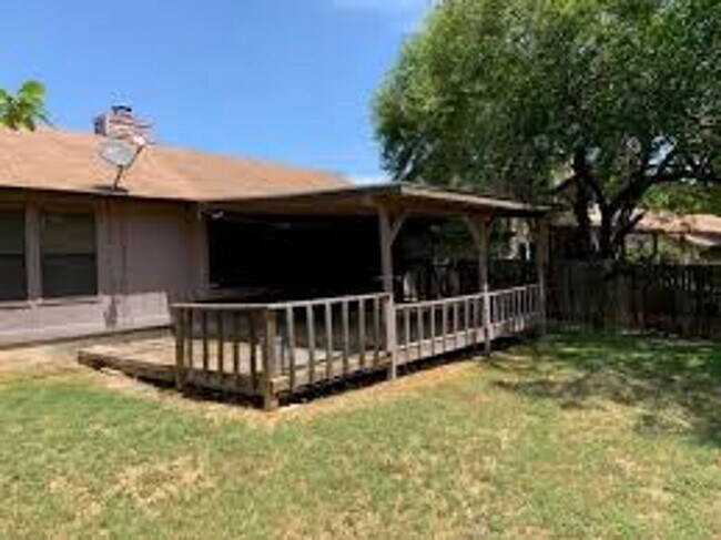 Building Photo - South Austin Gem