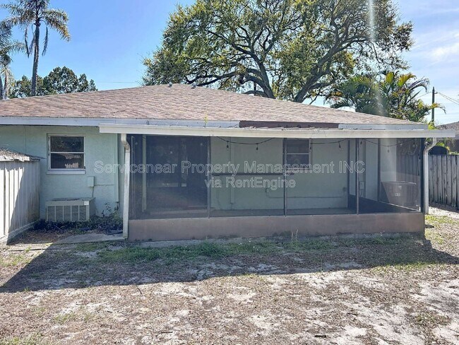 Building Photo - 10597 101st Ave