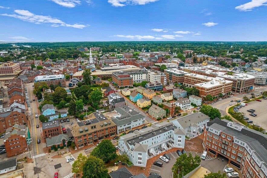 Aerial view - 33 Deer St