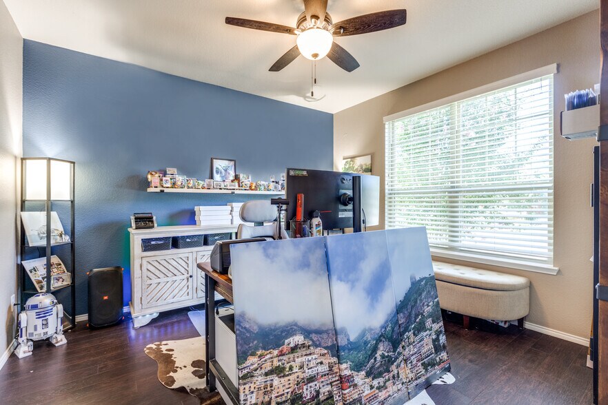 Building Photo - 1000 Marietta Ln