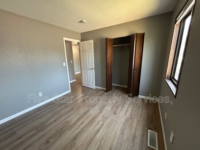Building Photo - 155 S Durkin Dr