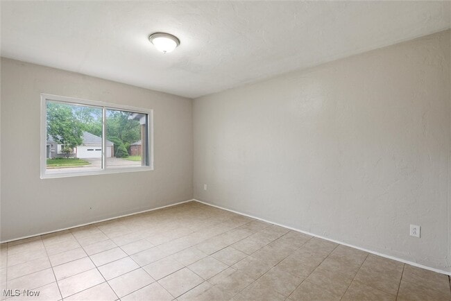 Building Photo - 27240 Markbarry Ave