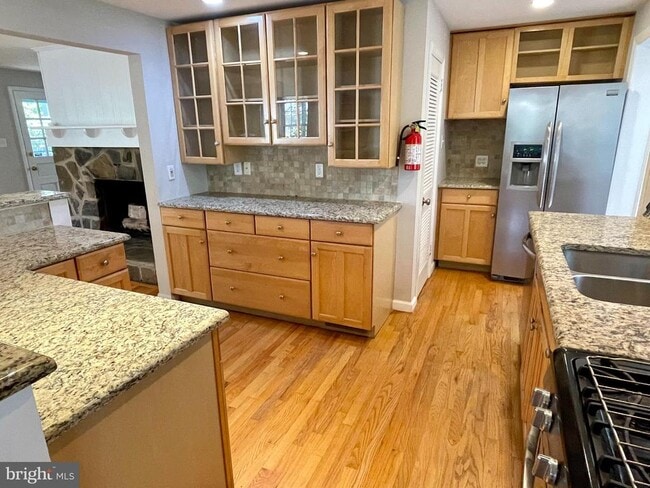 Building Photo - 705 Pomona Ave