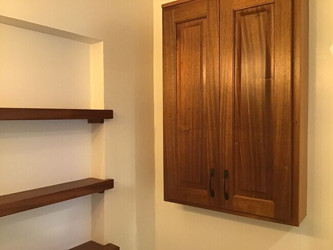 Building Photo - Modern, beautiful 3Bdrm, 2ba unfurnished i...