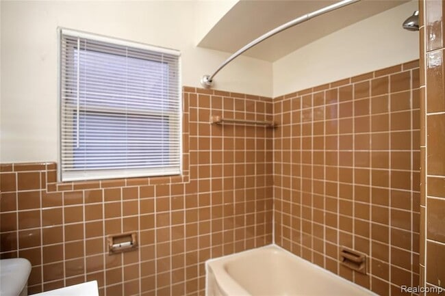 Building Photo - 24101 Westhampton St