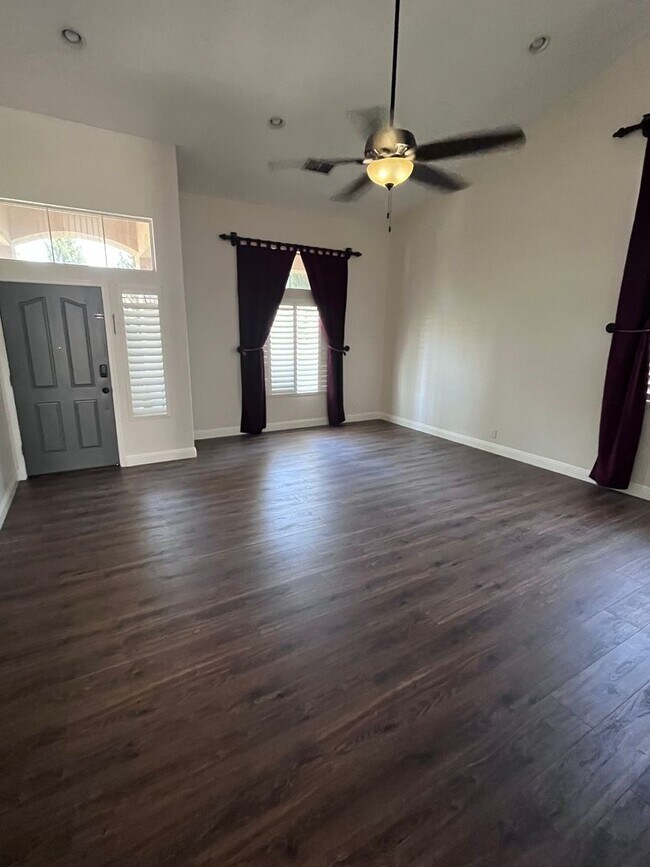 Building Photo - 4 BEDROOM TROPICAL OASIS IN W. ROSEVILLE W...