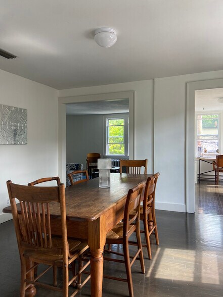 Full dining room - 20 Clark St