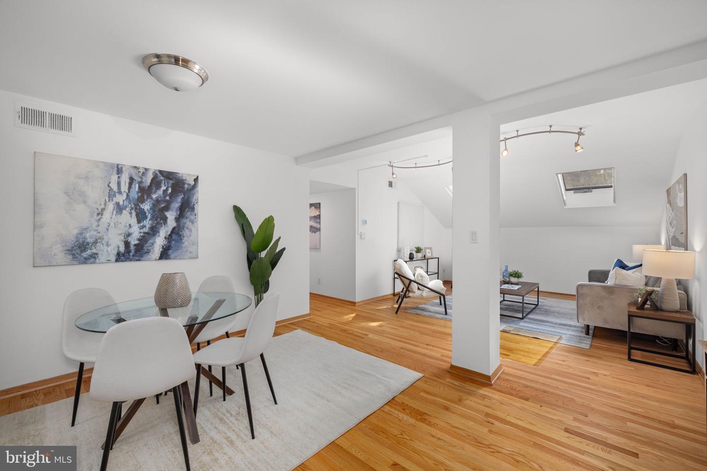 Building Photo - 1930 New Hampshire Ave NW