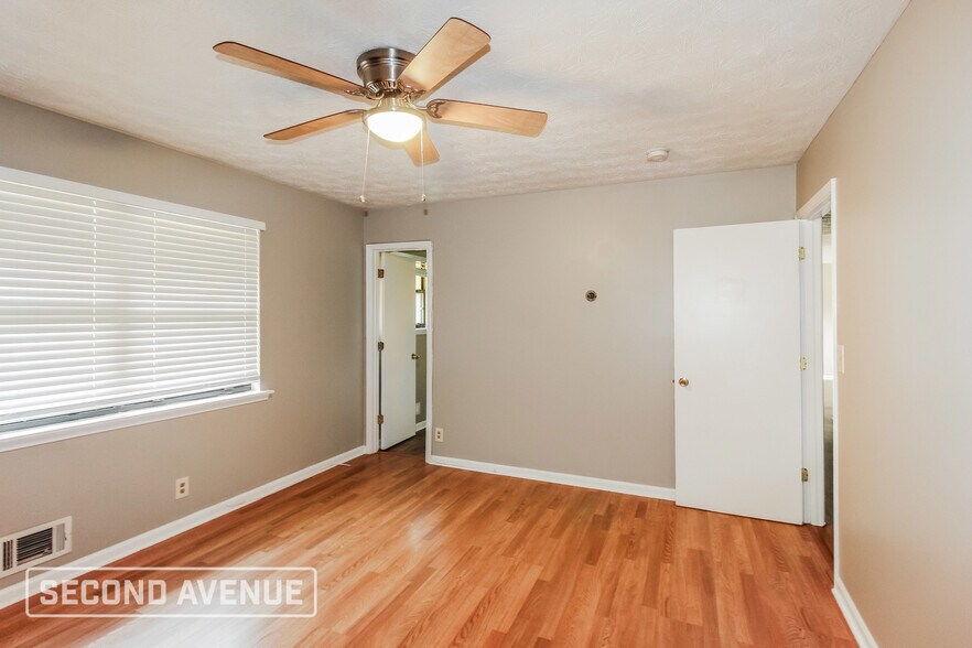 Building Photo - 2237 Rocklane Dr