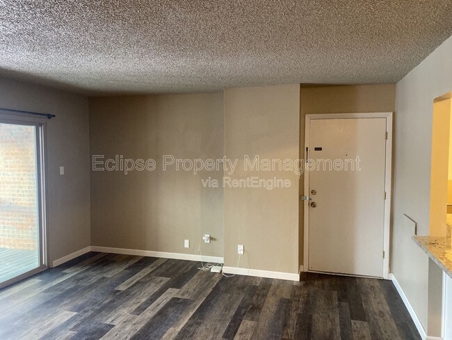 Building Photo - 502 Bell Ct