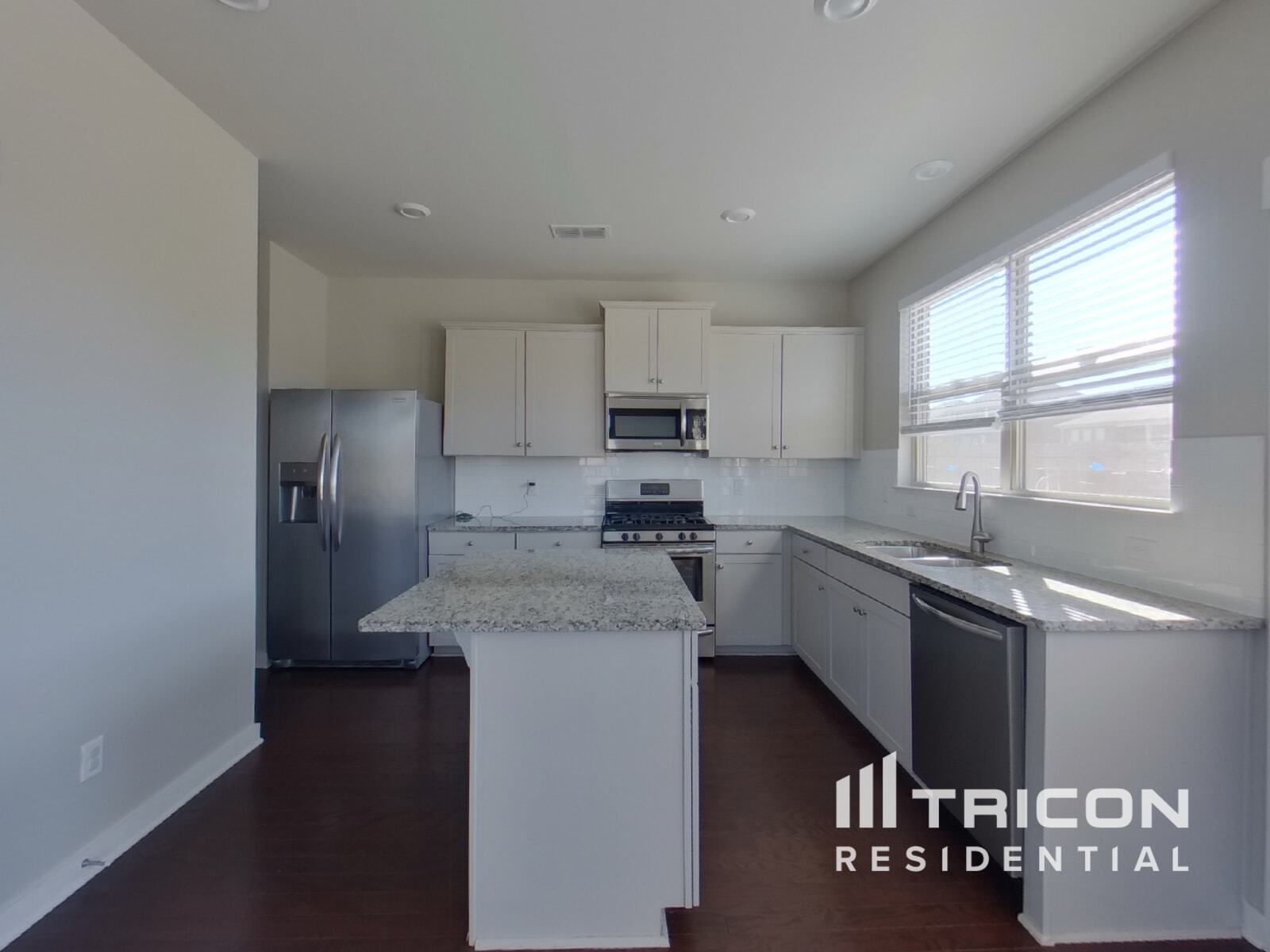 Building Photo - 4941 Kingdom Dr
