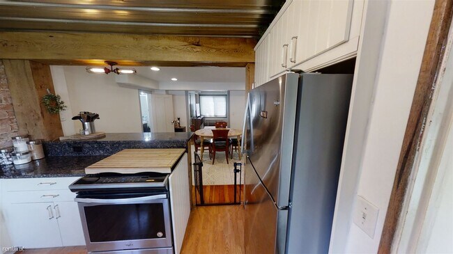 Building Photo - 3 br, 1.5 bath House - 151 Jackson St