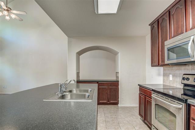 Building Photo - 9948 Fleetwood Dr