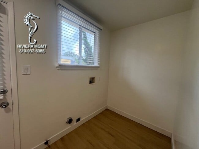 Building Photo - 3 BEd 1.75 Bath House in South Redondo Beach.