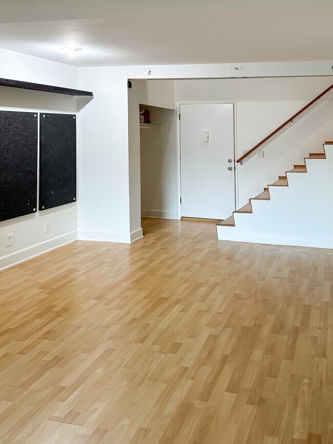 Building Photo - 3302 Summertime Ln