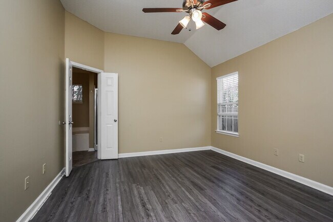 Building Photo - 8207 Cross Point Dr