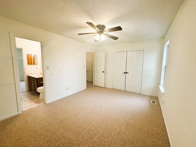 Building Photo - 5265 Settlers Park Dr