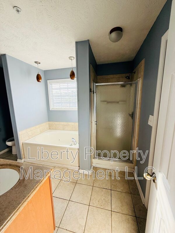 Building Photo - 274 Waterdown Dr