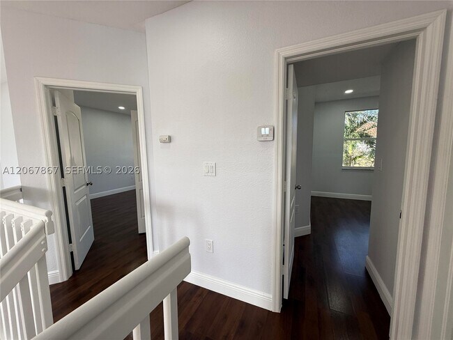 Building Photo - 922 NW 134th Ave