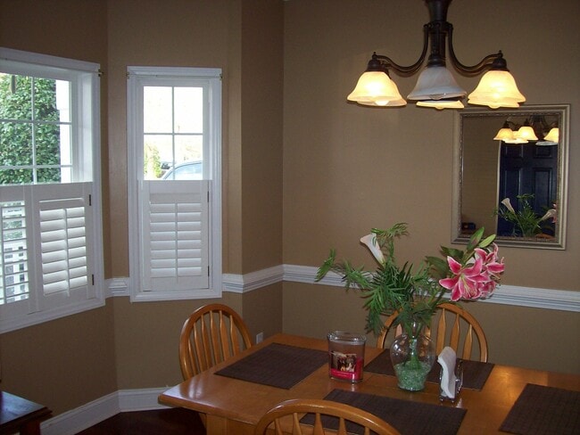 Building Photo - 5024 Village Lawn Dr
