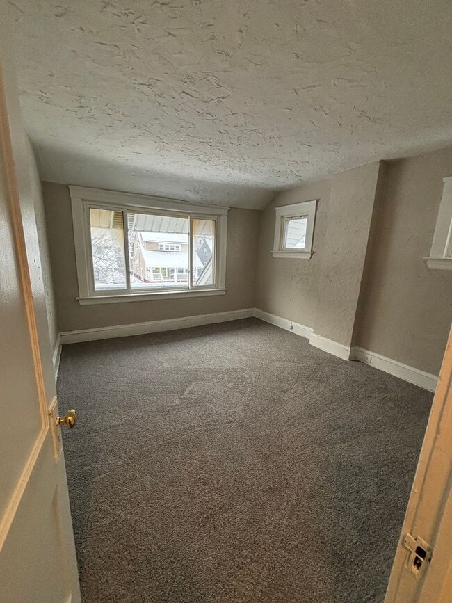 Building Photo - 847 Nela View Rd