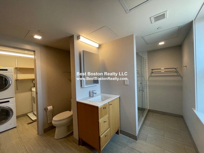 Building Photo - 115 Mt Auburn St