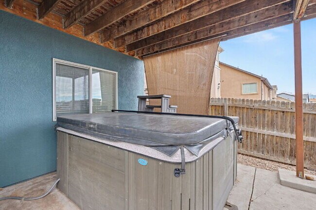 Building Photo - Spacious 5-Bedroom Home Backing to Open Space with Mountain Views