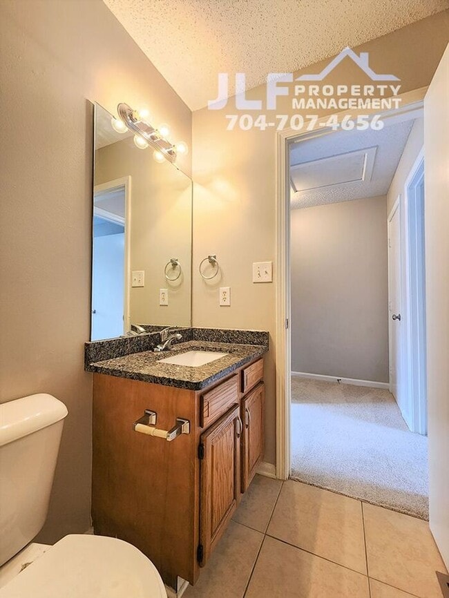 Building Photo - Full Brick Townhouse in Highly Desirable C...