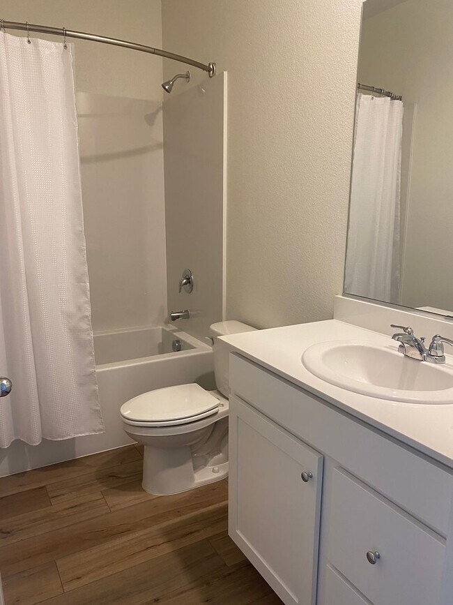 Building Photo - Brand New Home!