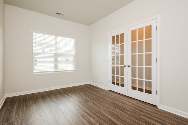 Building Photo - 110 Shire Dr