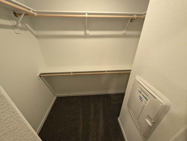Building Photo - 484 Golden Myna Ave