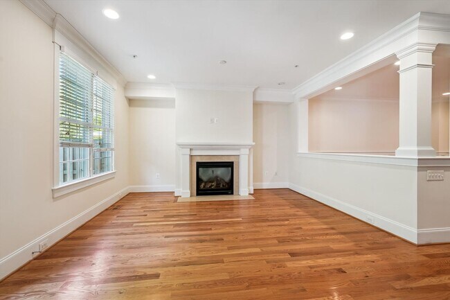 Building Photo - Incredible 4BR, 4.5BA Luxury Bethesda Home!!
