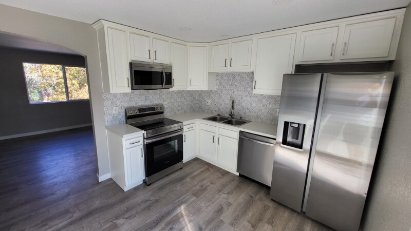 Building Photo - 3330 Foxridge Dr