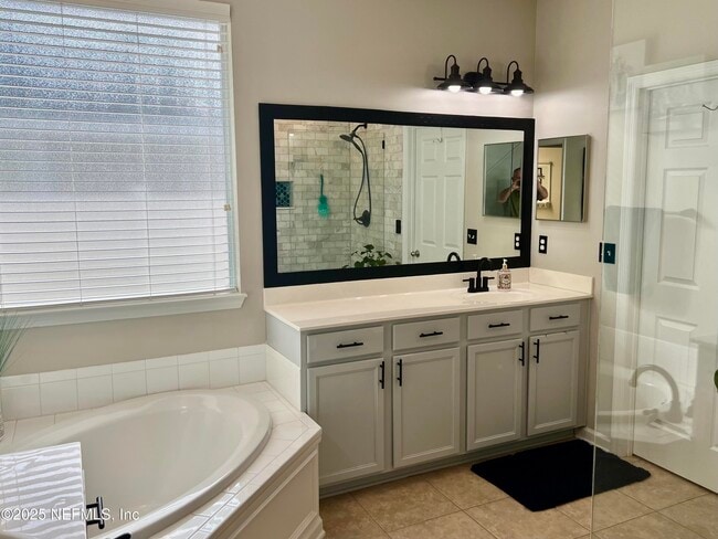 Building Photo - 1420 Creek Point Blvd