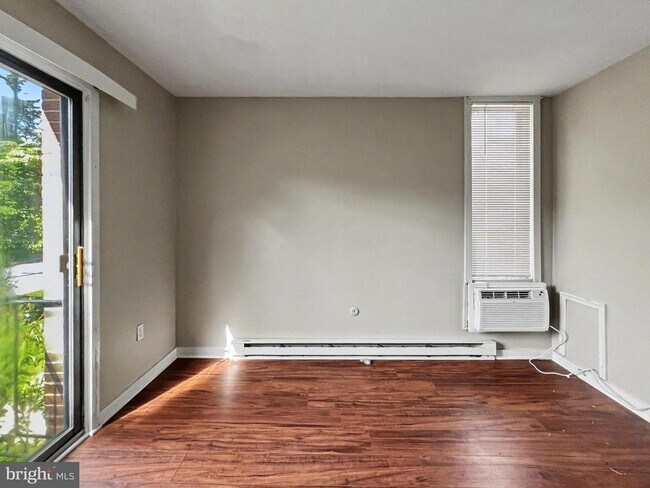 Building Photo - 408 W Lafayette St