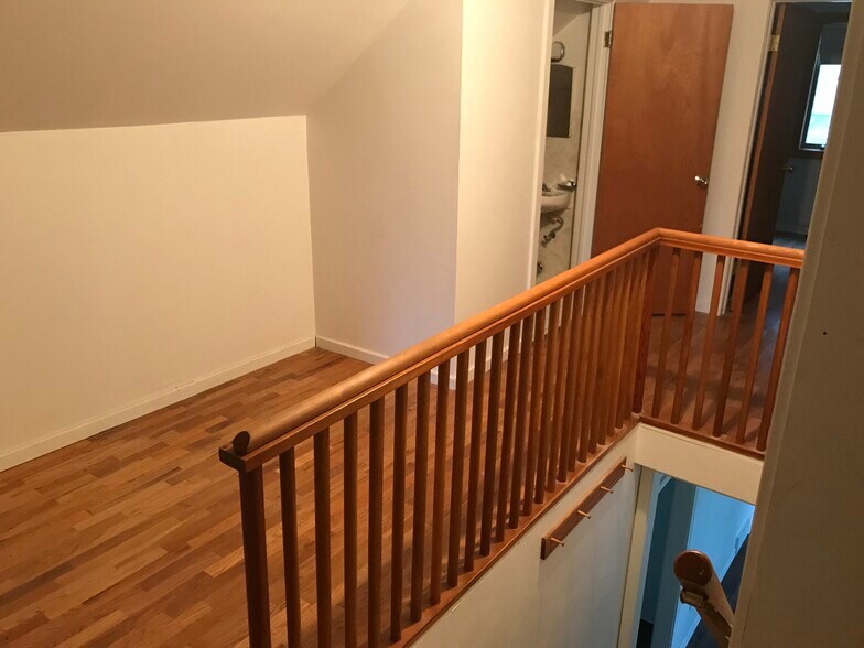 Upstairs hallway - 404 21st St SW
