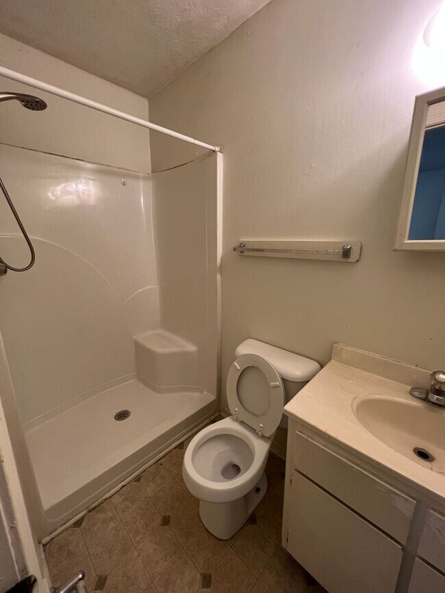 Building Photo - 145 Herring St