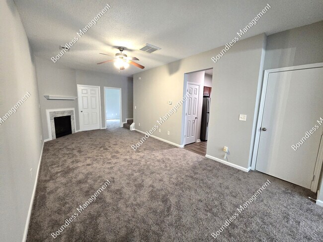 Building Photo - 2330 Hackamore Dr
