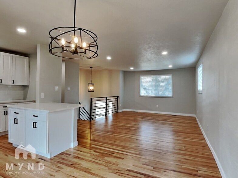 Building Photo - 1211 S Saulsbury Ct