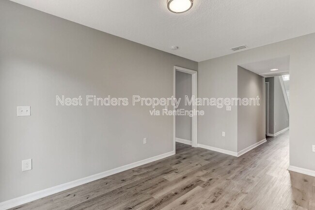 Building Photo - 172 King Arthur Ct