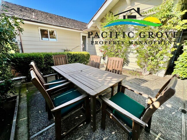 Building Photo - Lovely Ocean View Home Available NOW!