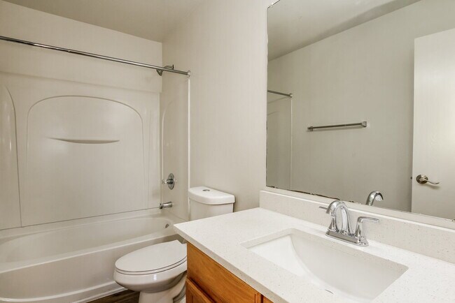 Building Photo - 3905 W Park St