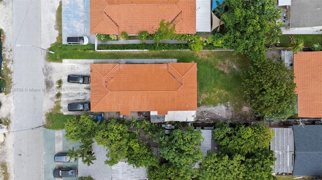 Building Photo - 2744 SW 23rd Terrace