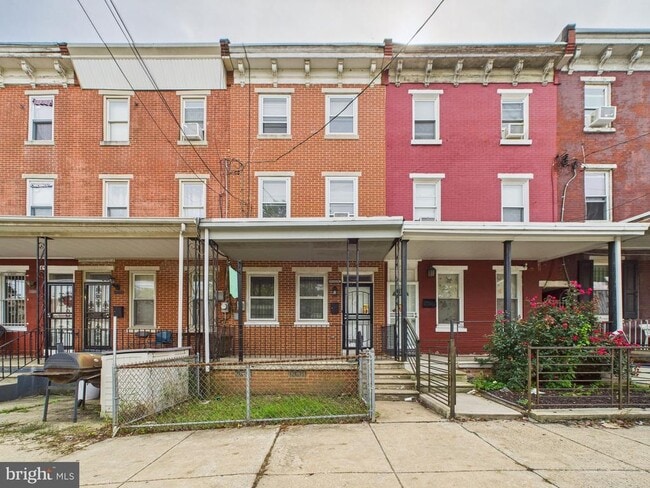 Building Photo - 3830 Fairmount Ave