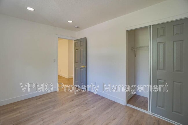 Building Photo - 423 NW 153rd St
