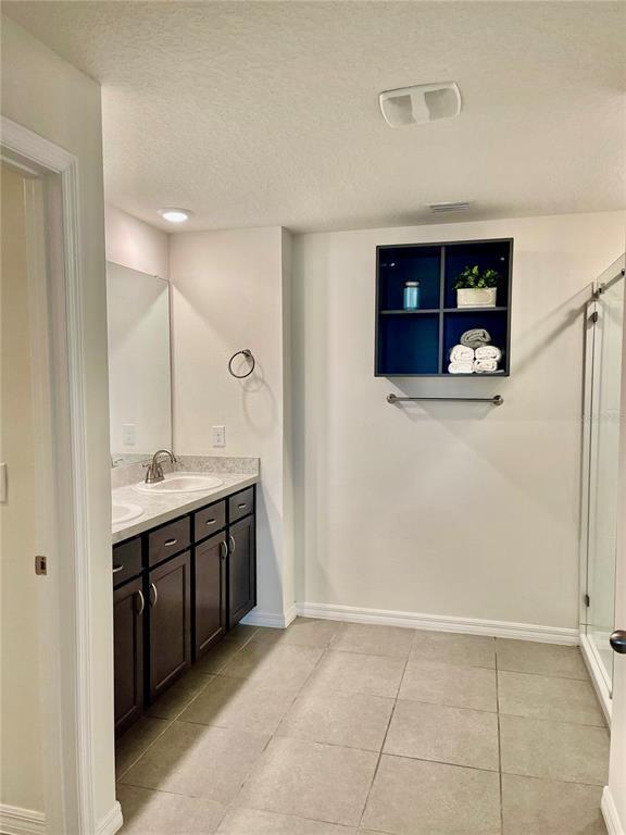 Building Photo - 10328 Flathead Dr